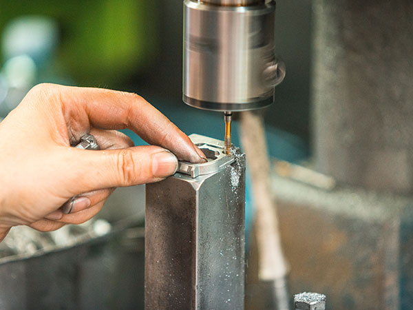 lavorazioni-meccaniche-cnc-monza-brianza