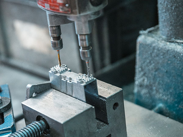 officina-meccanica-per-pezzi-metallici-monza-brianza